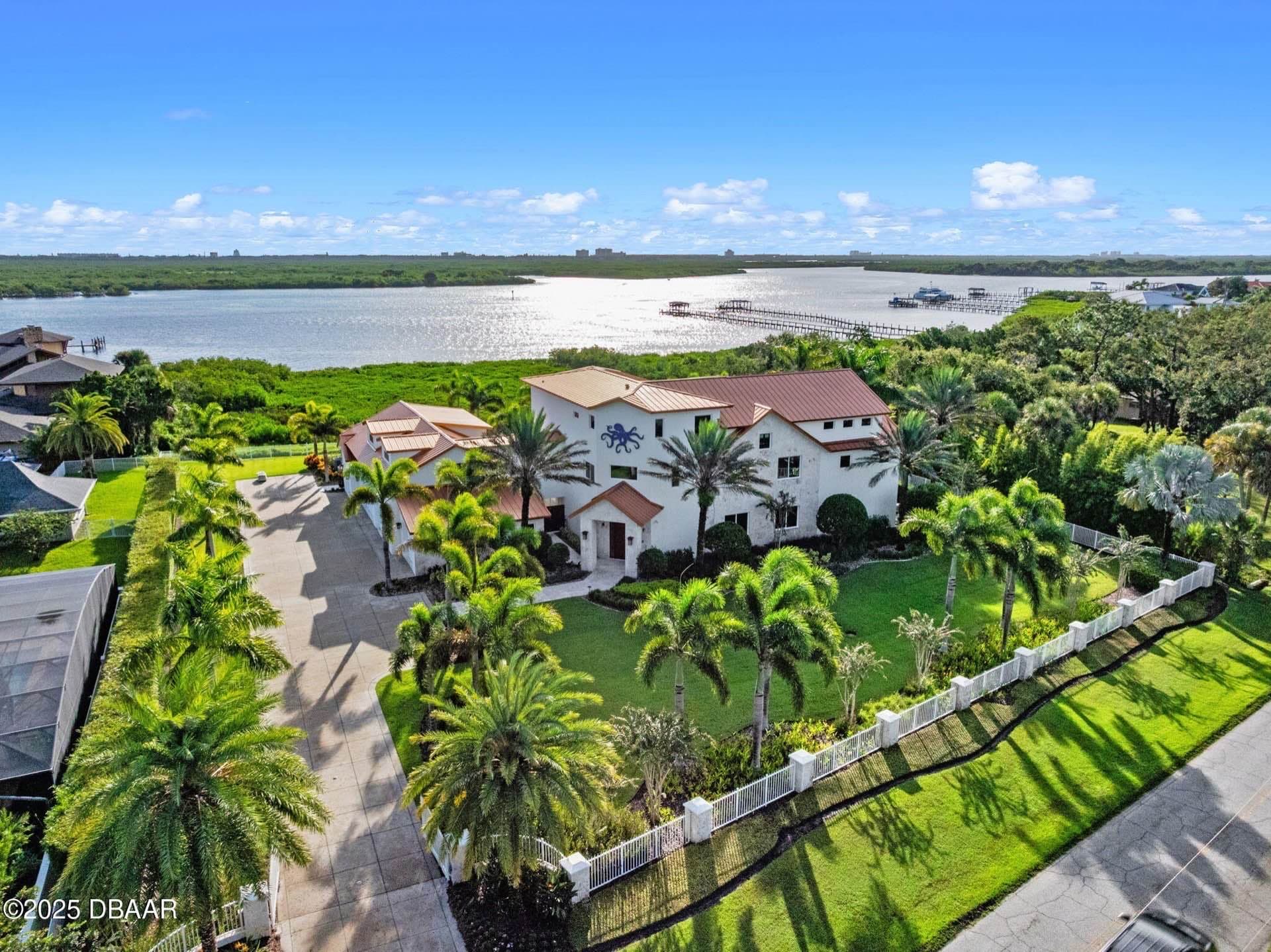 Aerial view of the growing real estate market in New Smyrna Beach, Florida — Luxury Segment Analysis: New Smyrna Beach